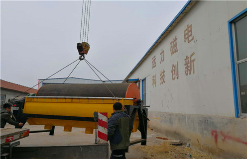 濰坊濕式磁選機(jī)廠家，濕式磁選機(jī)性能優(yōu)劣一試便知_工作原理_釩鈦鐵礦濰坊濕式磁選機(jī)廠家，濕式磁選機(jī)性能優(yōu)劣一試便知型號(hào)參數(shù)及磁場(chǎng)強(qiáng)度 