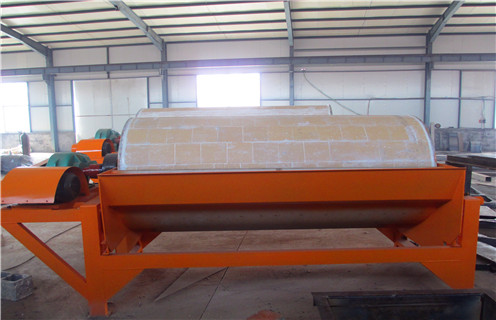干粉磁選機，關注行業(yè)生產(chǎn)，干粉磁選機更適合市場使用，關注行業(yè)生產(chǎn)，干粉磁選機更適合市場使用磁場一般為多少_磁塊如何排列